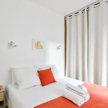 Modern Parisian Retreat Cozy T2 In 02 * Париж