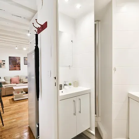 Modern Parisian Retreat Cozy T2 In 02 Апартаменты