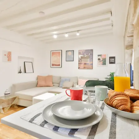 Апартаменты Modern Parisian Retreat Cozy T2 In 02 *