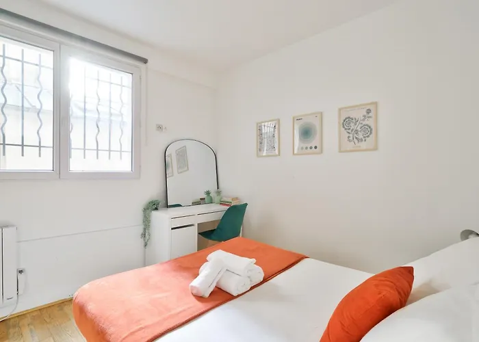 Modern Parisian Retreat Cozy T2 In 02 Appartement