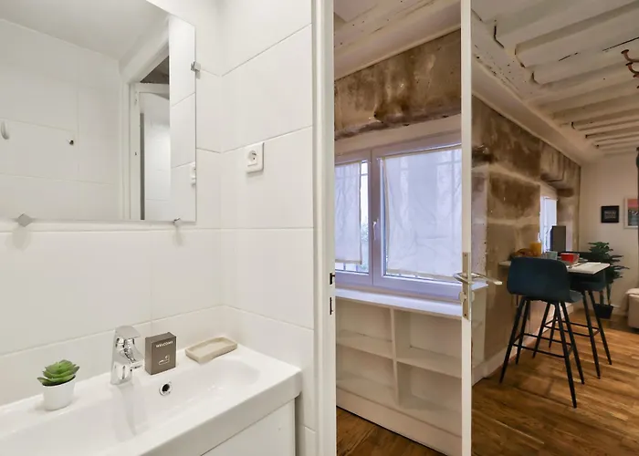Modern Parisian Retreat Cozy T2 In 02 *