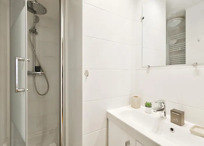 Modern Parisian Retreat Cozy T2 In 02 *