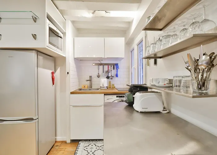 Modern Parisian Retreat Cozy T2 In 02 Parijs