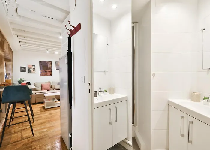 Modern Parisian Retreat Cozy T2 In 02 Appartement