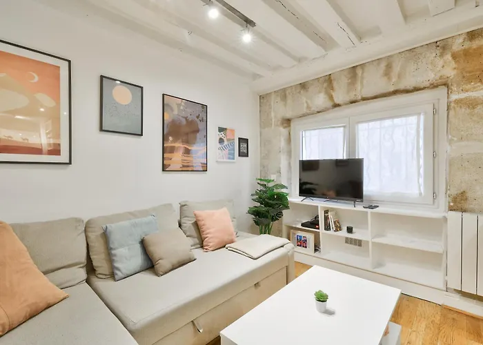 Modern Parisian Retreat Cozy T2 In 02